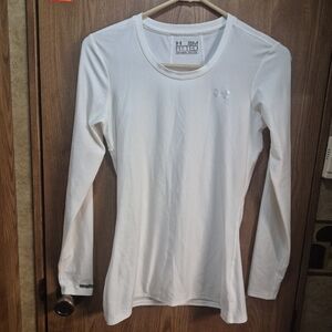 Under Armour White Long-Sleeve Performance Top - Women's.   Box 38